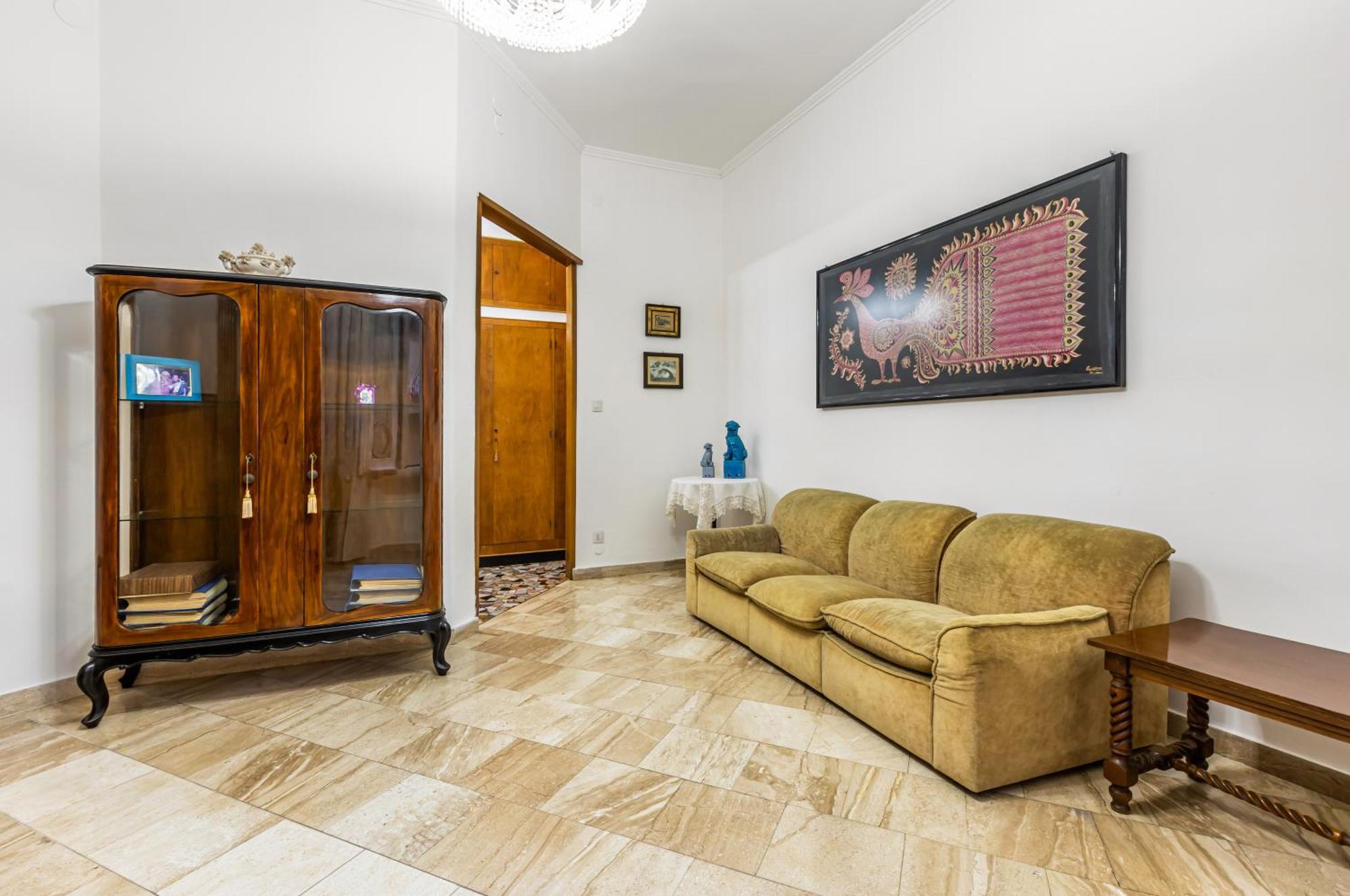 - & Roomy With Balcony! Apartment *