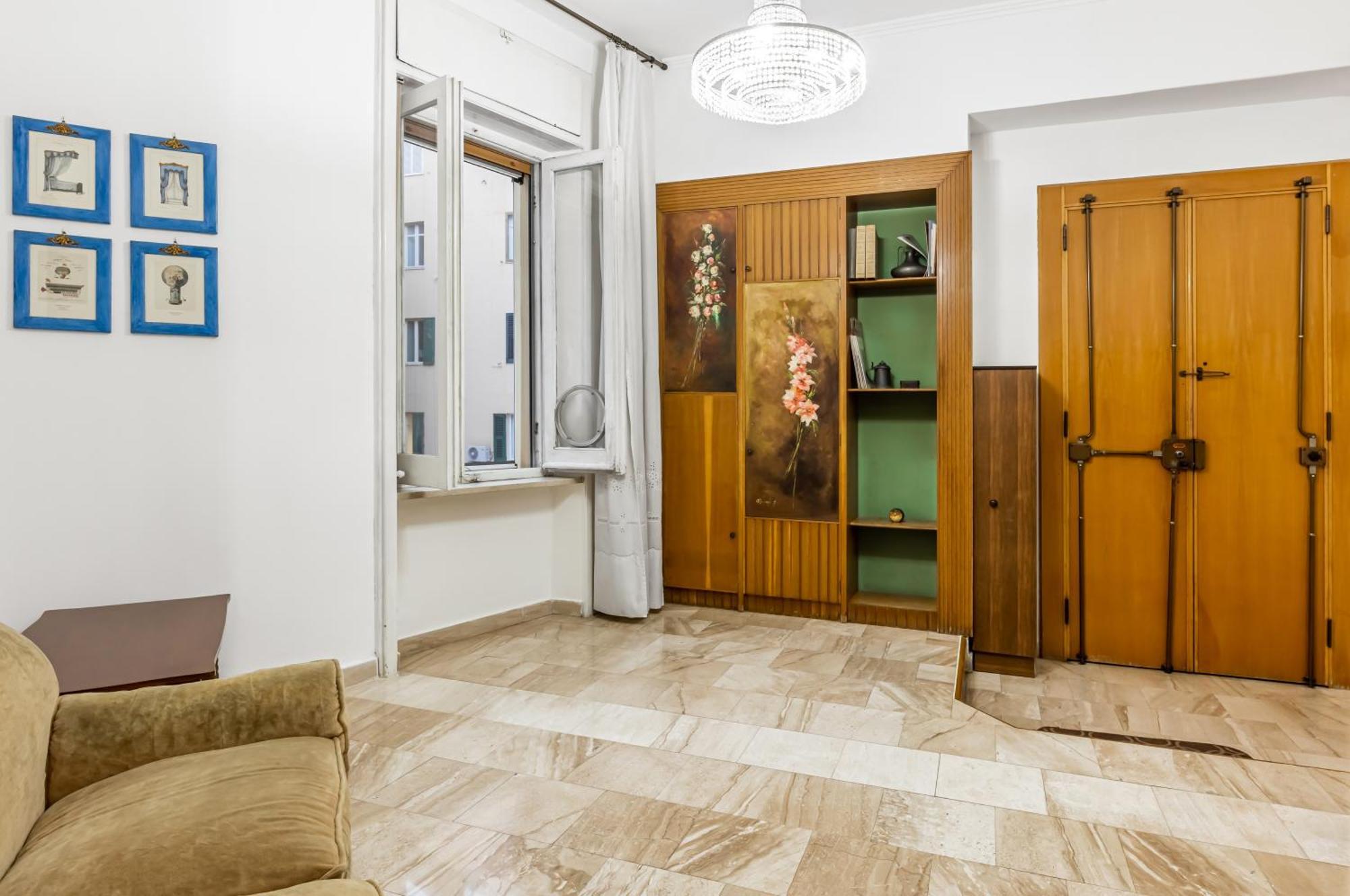 - & Roomy With Balcony! * Cagliari