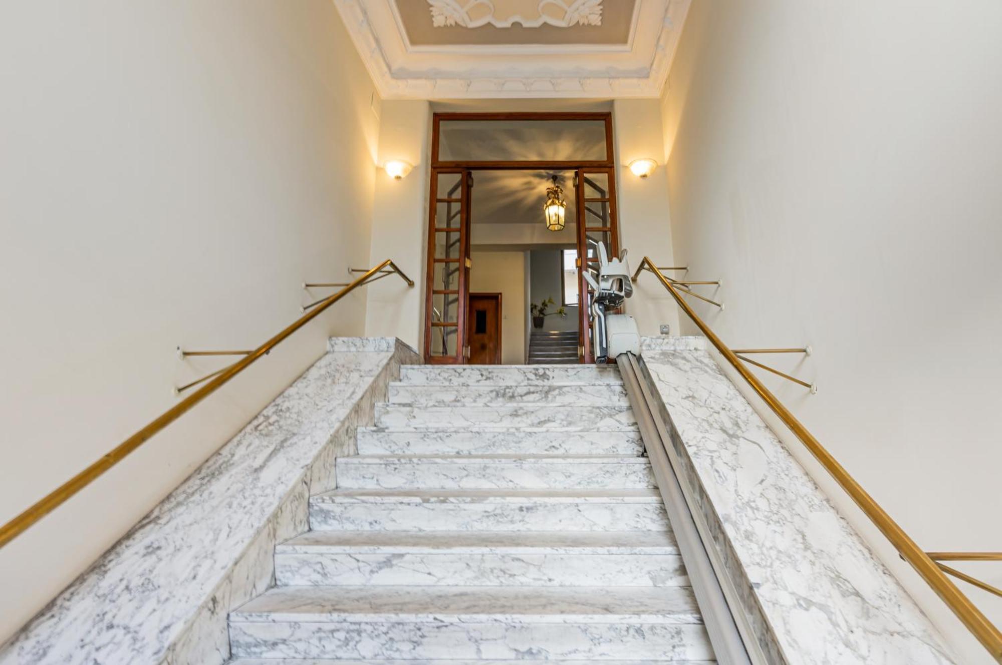 - & Roomy With Balcony! Apartment